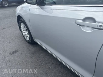 2013 Toyota Camry LE - miniatura 22