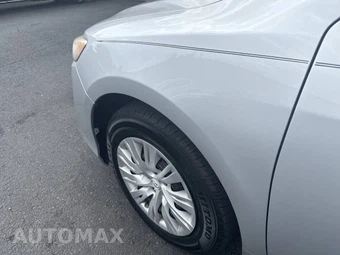 2013 Toyota Camry LE - miniatura 23