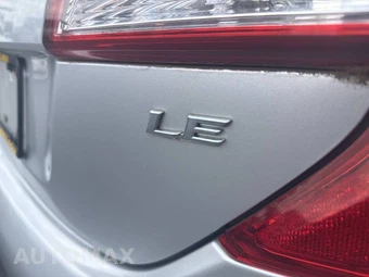 2013 Toyota Camry LE - miniatura 25
