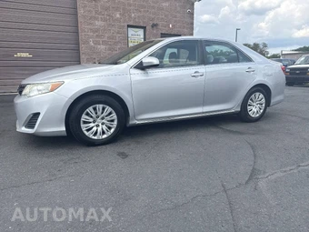 2013 Toyota Camry LE - miniatura 3