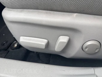 2013 Toyota Camry LE - miniatura 32