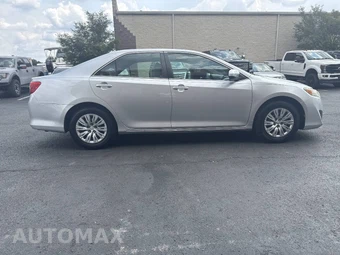 2013 Toyota Camry LE - miniatura 8