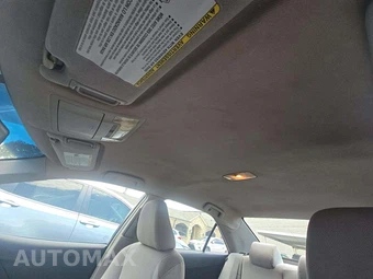 2013 Toyota Camry LE – miniatura 11