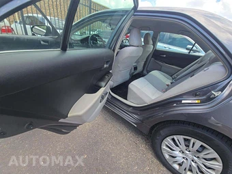 2013 Toyota Camry LE – miniatura 13