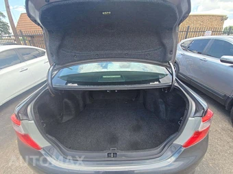 2013 Toyota Camry LE – miniatura 14