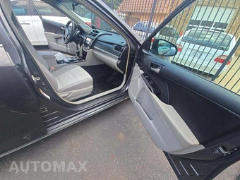 2013 Toyota Camry LE – miniatura 18
