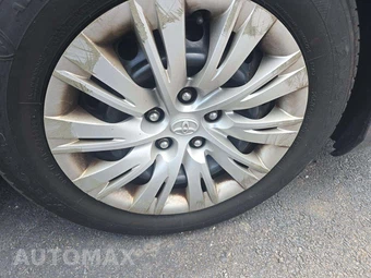 2013 Toyota Camry LE – miniatura 26