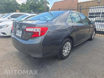 2013 Toyota Camry LE – miniatura 3