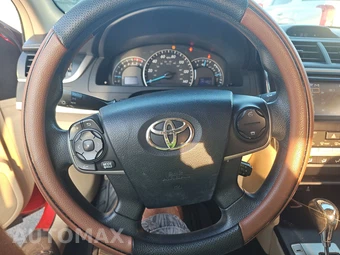 2013 Toyota Camry LE – miniatura 10