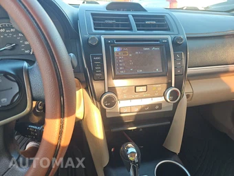 2013 Toyota Camry LE – miniatura 11
