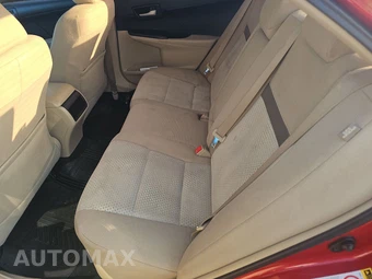 2013 Toyota Camry LE – miniatura 13