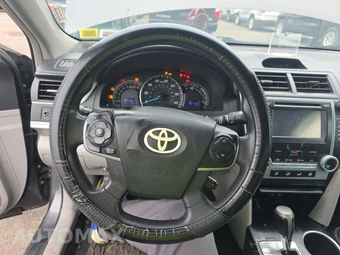2013 Toyota Camry LE – miniatura 10