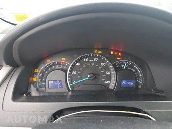 2013 Toyota Camry LE – miniatura 12