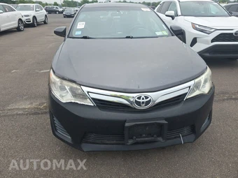 2013 Toyota Camry LE – miniatura 2