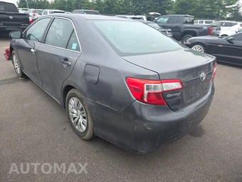2013 Toyota Camry LE – miniatura 6