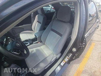 2013 Toyota Camry LE - miniatura 3