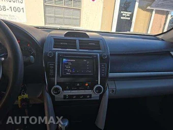 2013 Toyota Camry LE – miniatura 10