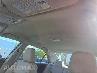 2013 Toyota Camry LE – miniatura 11