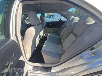 2013 Toyota Camry LE – miniatura 13