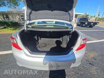 2013 Toyota Camry LE – miniatura 14