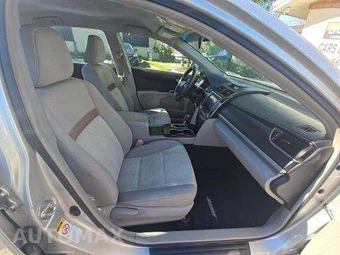 2013 Toyota Camry LE – miniatura 18