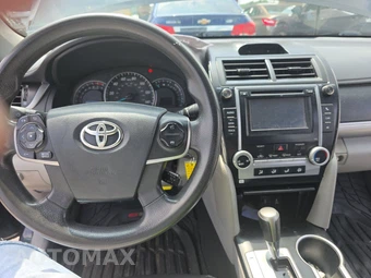 2013 Toyota Camry LE – miniatura 11