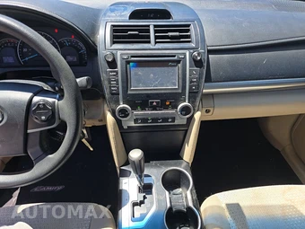 2013 Toyota Camry LE – miniatura 11
