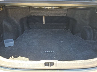 2013 Toyota Camry LE – miniatura 17