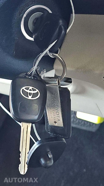 2013 Toyota Camry LE – miniatura 20