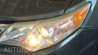 2013 Toyota Camry LE – miniatura 24