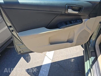 2013 Toyota Camry LE – miniatura 9