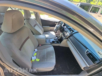 2013 Toyota Camry LE - miniatura 18