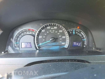 2013 Toyota Camry LE - miniatura 9