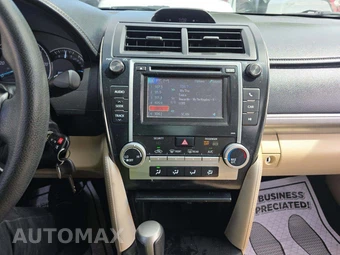2013 Toyota Camry LE – miniatura 10