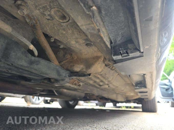 2013 Toyota Camry LE – miniatura 17