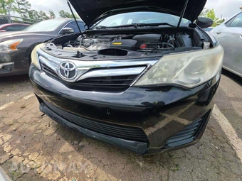 2013 Toyota Camry LE – miniatura 21