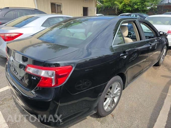 2013 Toyota Camry LE – miniatura 3