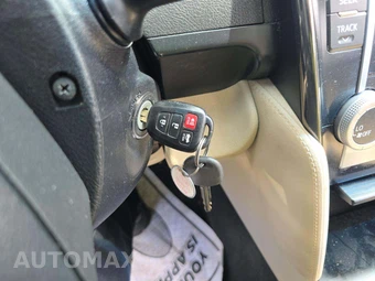 2013 Toyota Camry LE – miniatura 8
