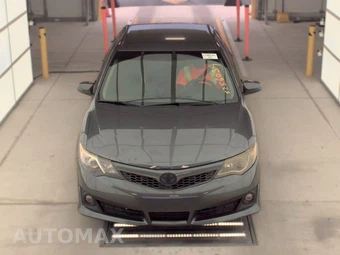 2013 Toyota Camry SE – miniatura 2