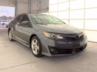2013 Toyota Camry SE – miniatura 3