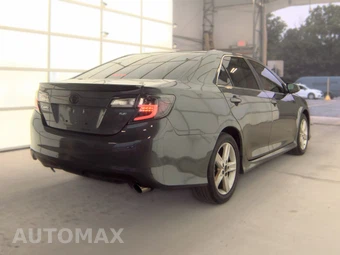 2013 Toyota Camry SE – miniatura 4