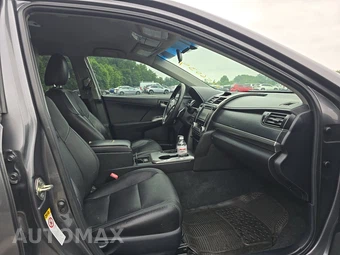 2013 Toyota Camry SE – miniatura 8