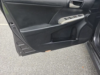 2013 Toyota Camry SE – miniatura 9