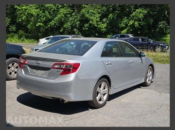 2013 Toyota Camry SE - miniatura 2