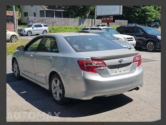 2013 Toyota Camry SE - miniatura 3