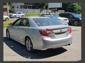 2013 Toyota Camry SE - miniatura 8