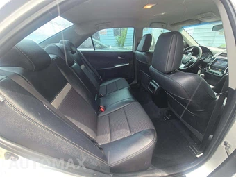 2013 Toyota Camry SE - miniatura 16
