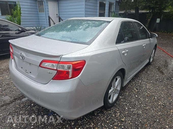 2013 Toyota Camry SE - miniatura 3