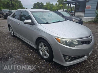 2013 Toyota Camry SE - miniatura 4