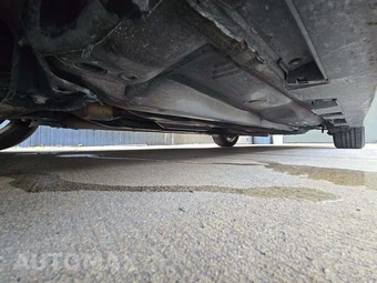 2013 Toyota Camry SE – miniatura 4